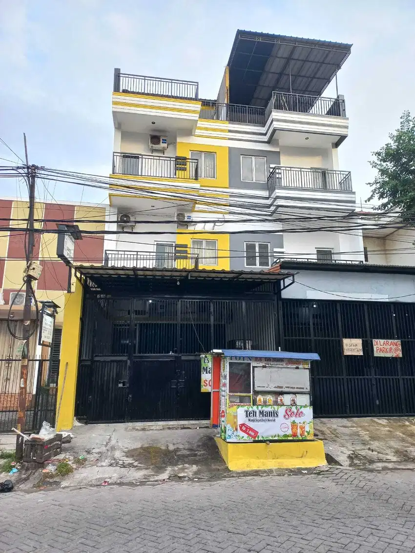 DIJUAL CEPAT KOST FULL FURNISHED 3.5 LANTAI DI JL RAYA TAMAN CIBODAS