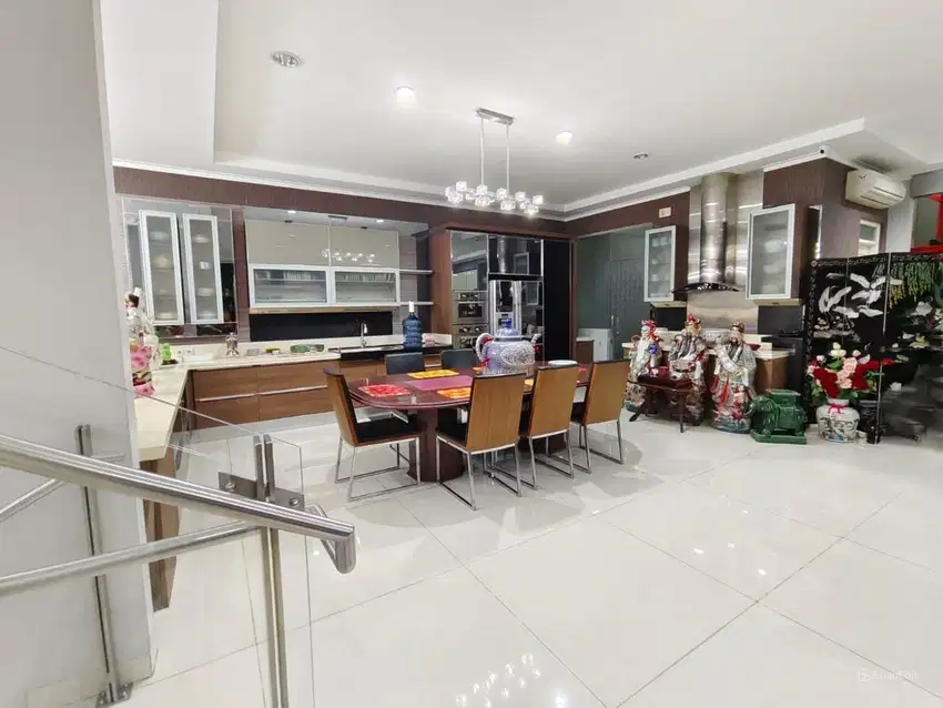 Jual Cepat Rumah Mewah 3 lantai di Villa Permata Gading, Kelapa Gading