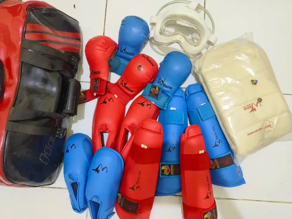 Perlengkapan Karate Kumite