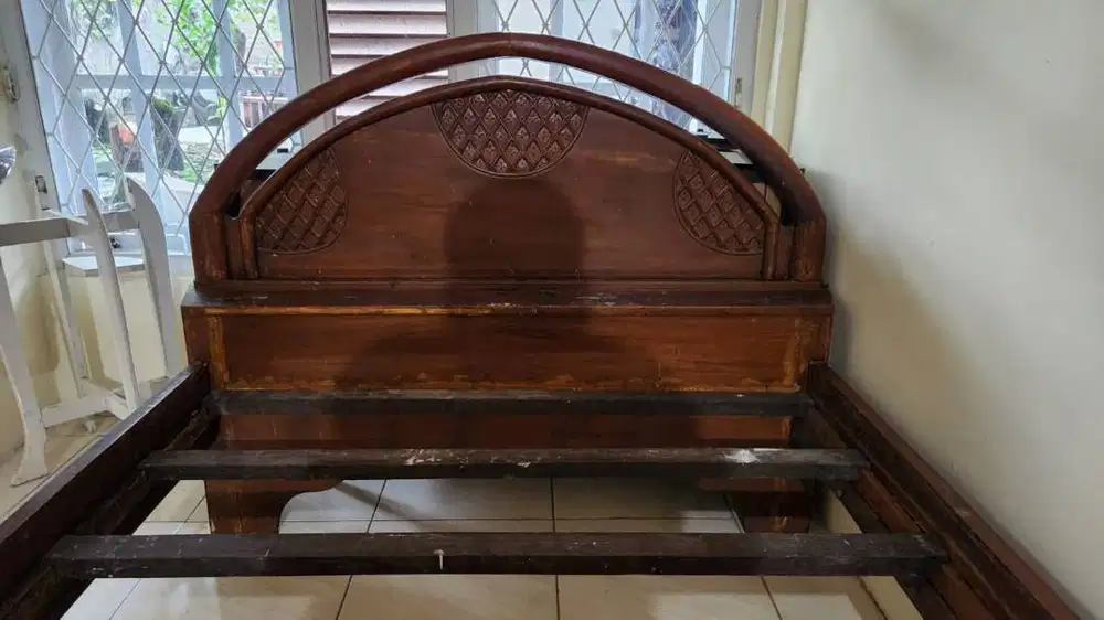 Dipan Kayu Jati Asli