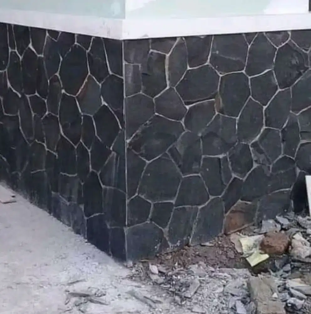 Batu templek hitam, batu random