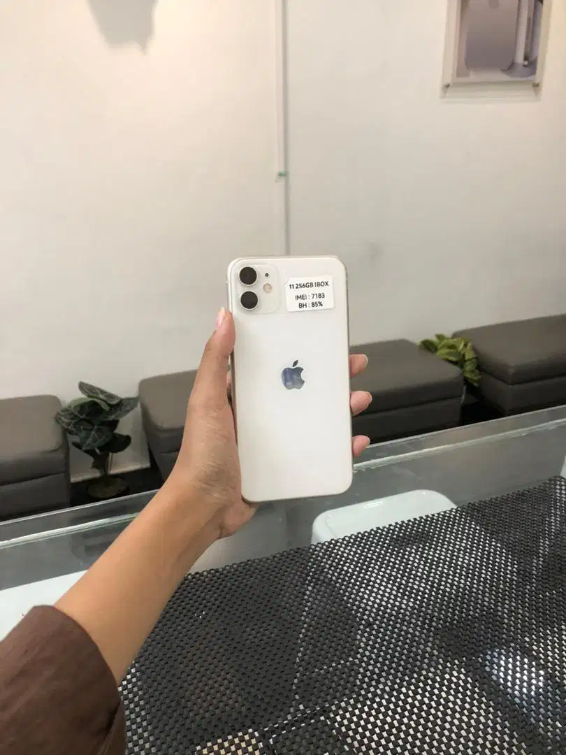 IPHONE 11 256GB FULLSET BERGARANSI TERIMA KREDIT DAN TUKER TAMBAH