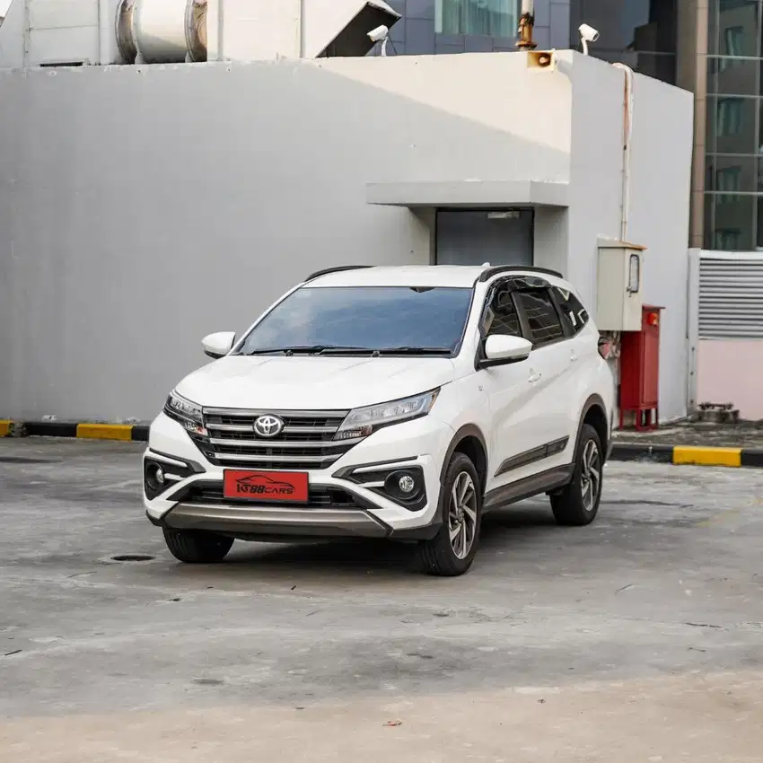TOYOTA RUSH 1.5L GR SPORT FACELIFT AT 2023 PUTIH