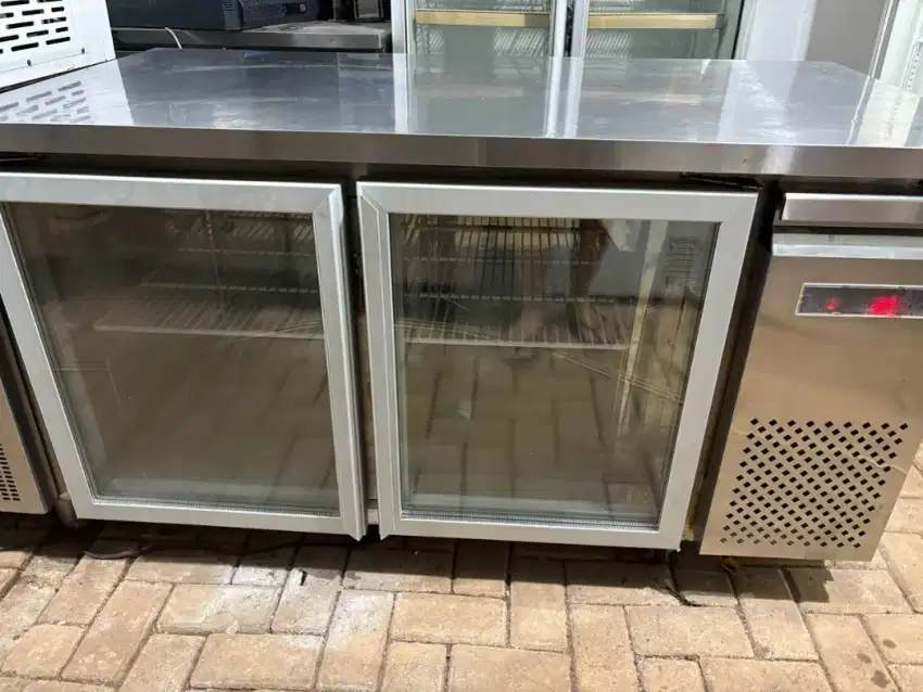 Undercounter Chiller  kaca IMAX
ukuran 150x75x85