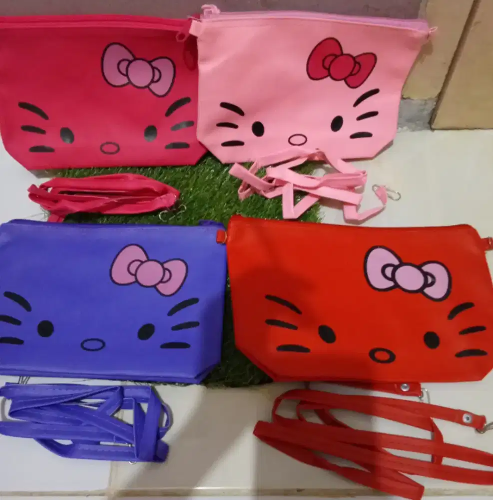 Sling bag anak cw motif hello Kitty