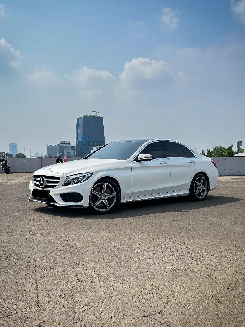 Mercedes Benz C250 AMG Line 2016 / Full Spec / Panoramic Roof