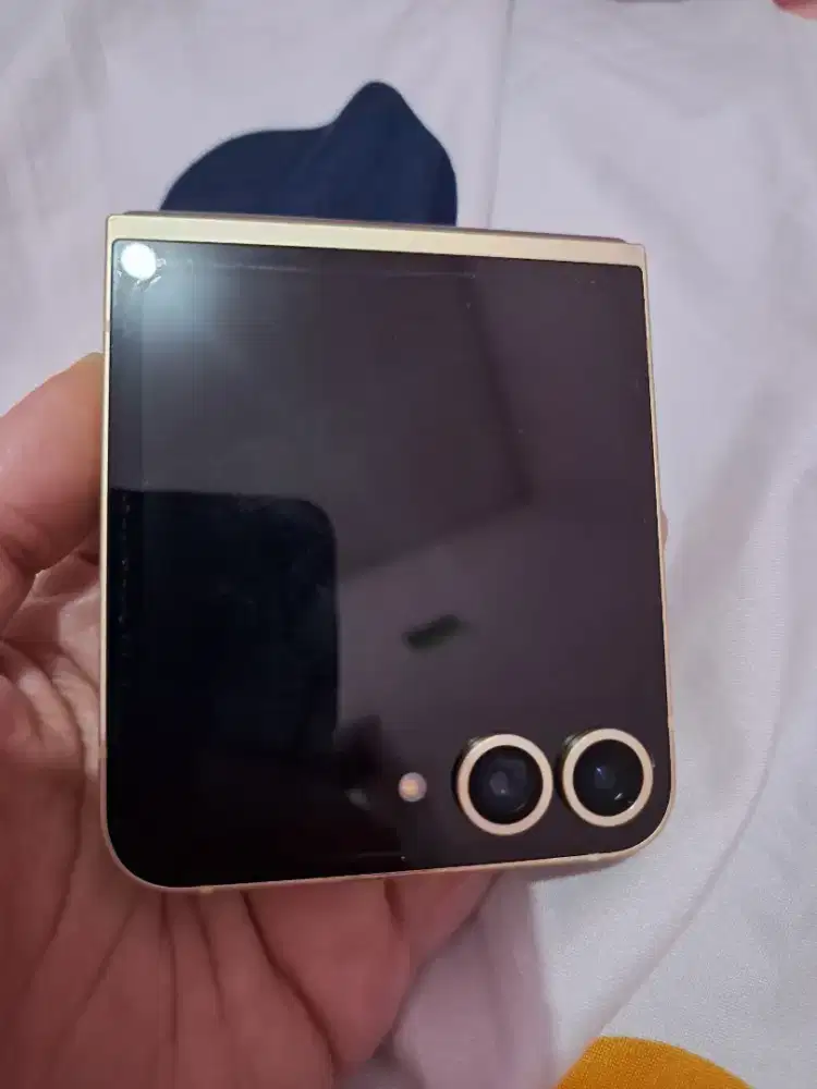 SECOND FLIP 6 MEMORY 512 - YELLOW