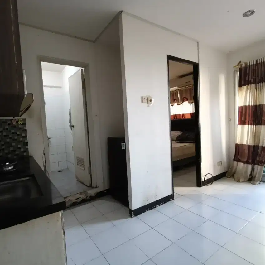 DISEWAKAN TAHUNAN SEMI FURNISH APARTEMEN SENTRA TIMUR