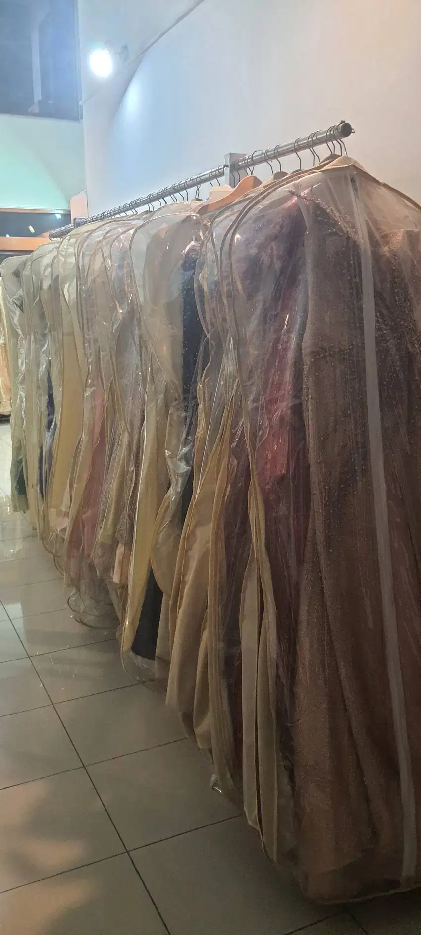 dijual semua gaun bekas bridal