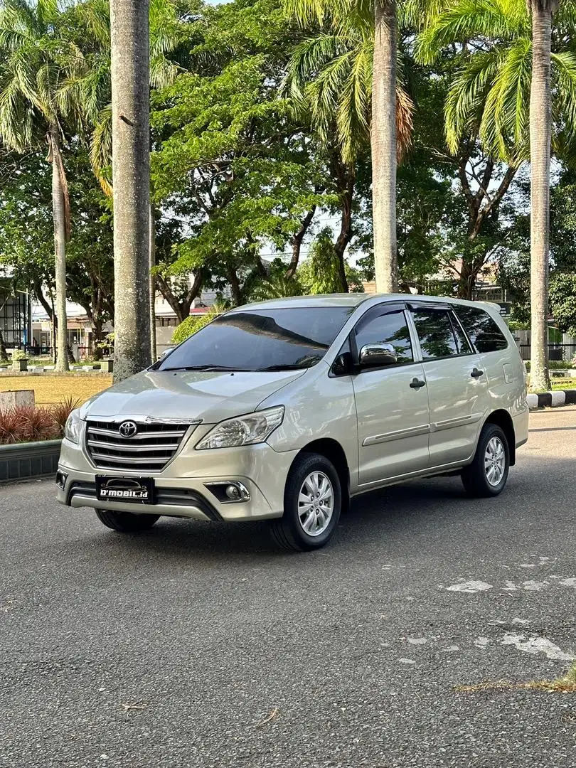 TOYOTA INNOVA 2.0 E MANUAL BENSIN 2014