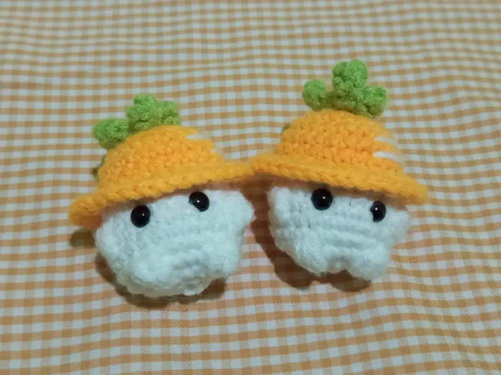 Gantungan Kunci Keychain Rajut Jamur Topi Wortel