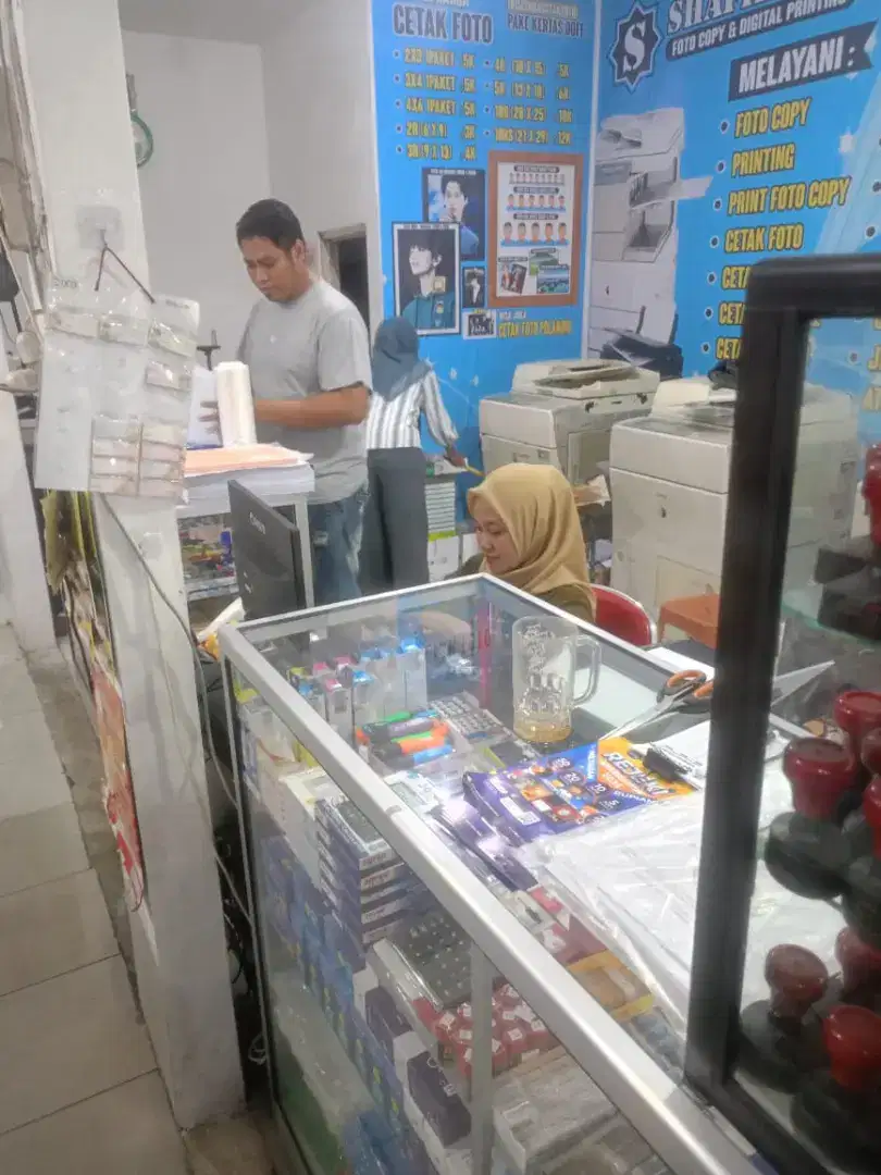 Lowongan untuk f.copi dan percetakan pria /wanita bs komputer