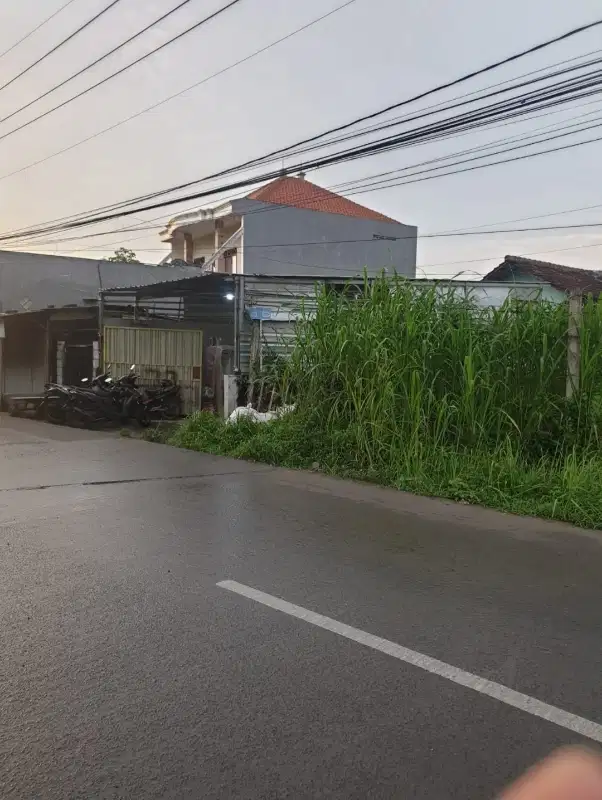 RUMAH DAN WORKSHOP DI RUNGKUT LOKASI STRATEGIS