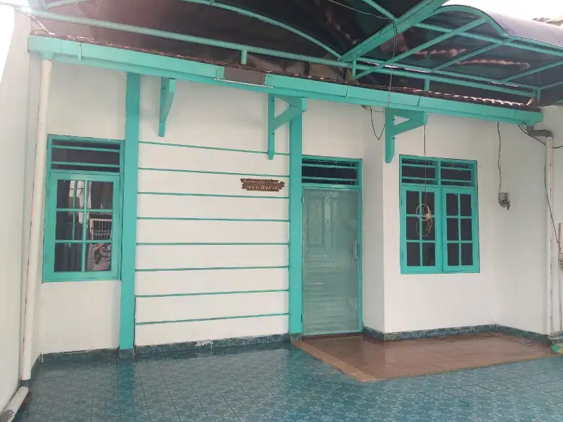 Rumah 1.5 lantai, siap huni, 6x15 di Taman kencana