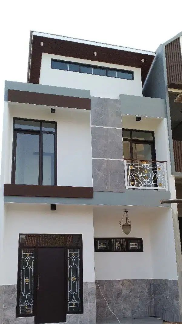 Rumah 2 Lt. Modern Strategis Full Akses LRT Matraman Jakarta Timur