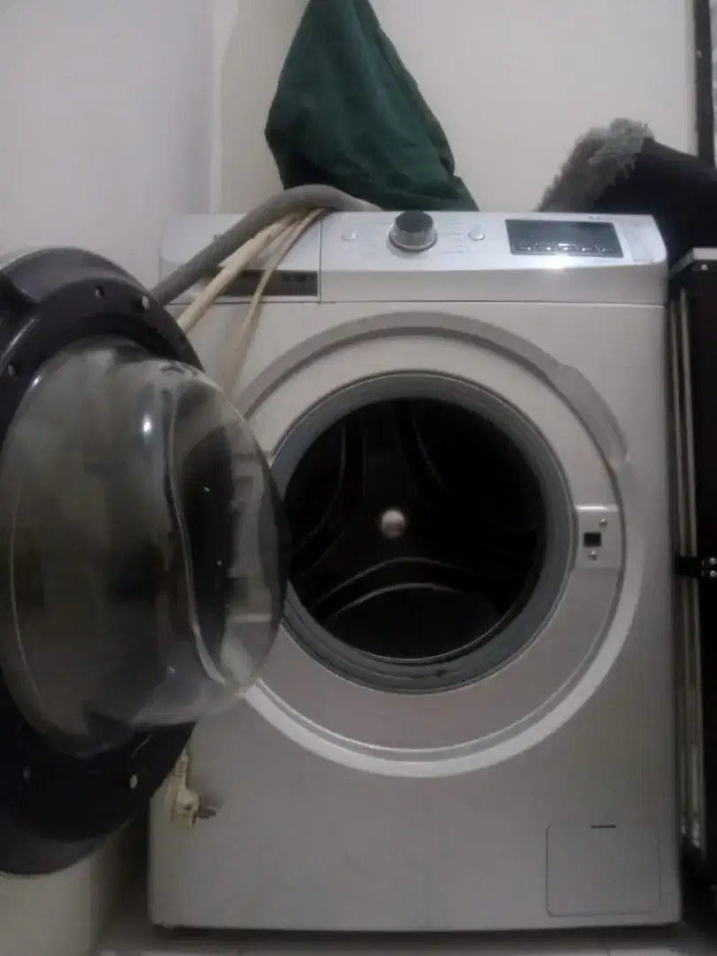 Mesin cuci front loading SHARP ES FL 1083W