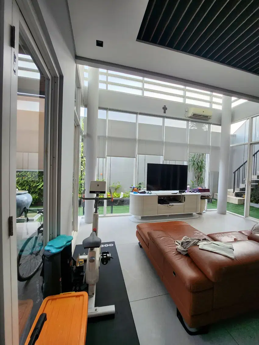 JUAL RUMAH ROYAL RESIDENCE BAGUS FULL FURNISH MEWAH LUAS 300 SHM
