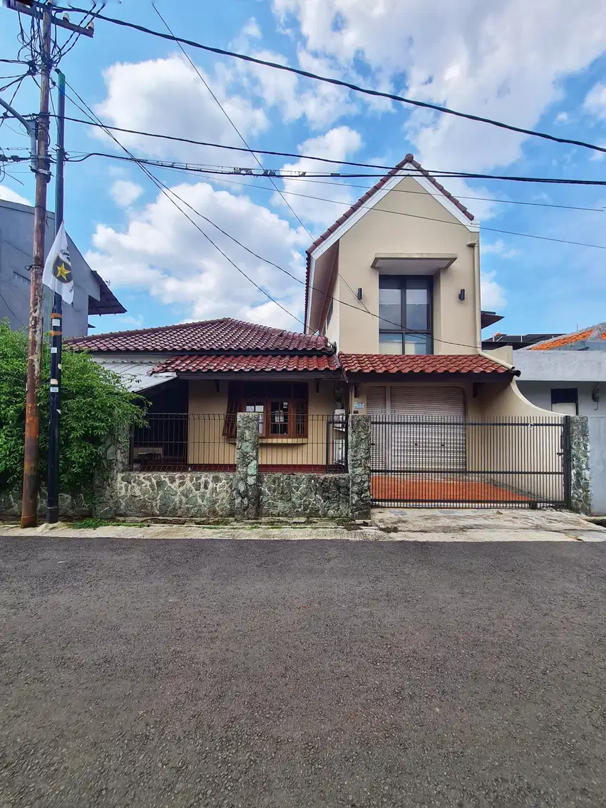Rumah Dijual kalibata. Bisa Split Jadi 2 Unit ! MURAH & NEGO