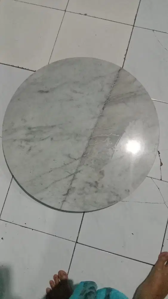 meja marmer tanpa kaki