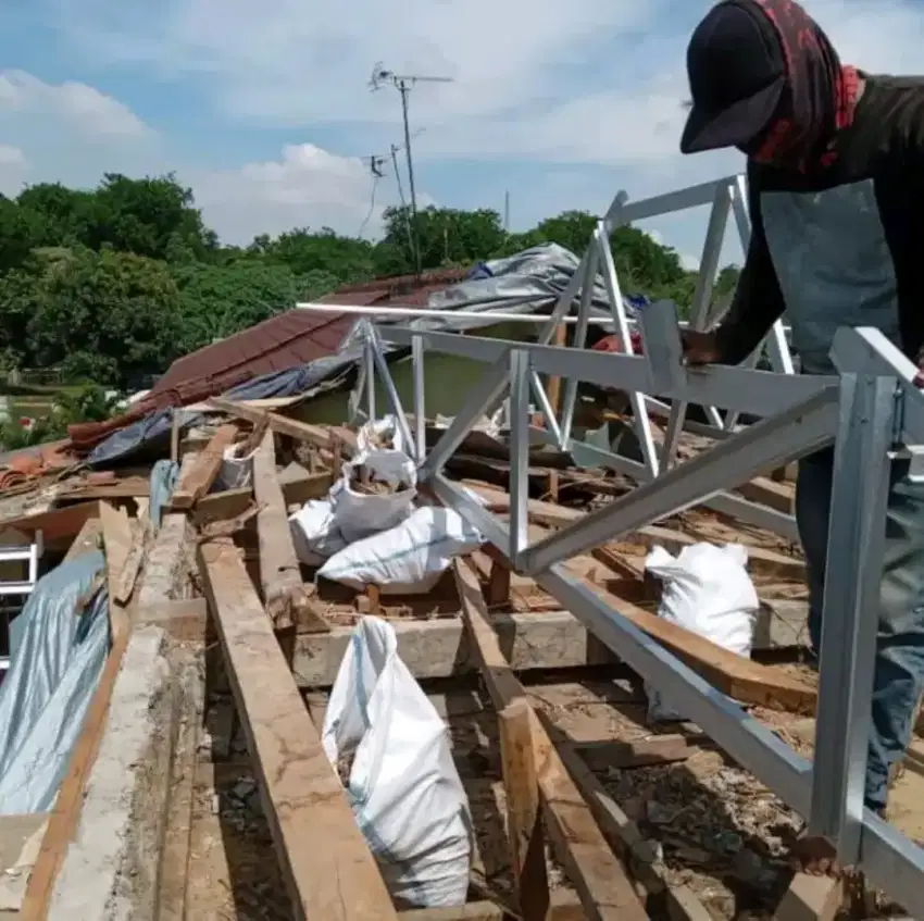 TUKANG RENOVASI RUMAH DAN ATAP BOCOR