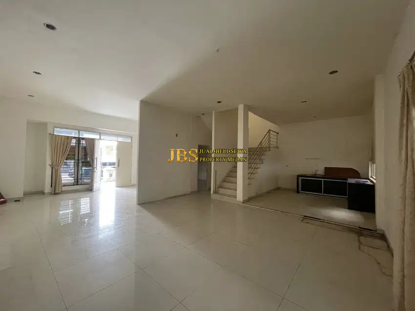 Dijual Villa Komplek Cemara Kuta Jalan Seminyak (Belakang ada kanal)