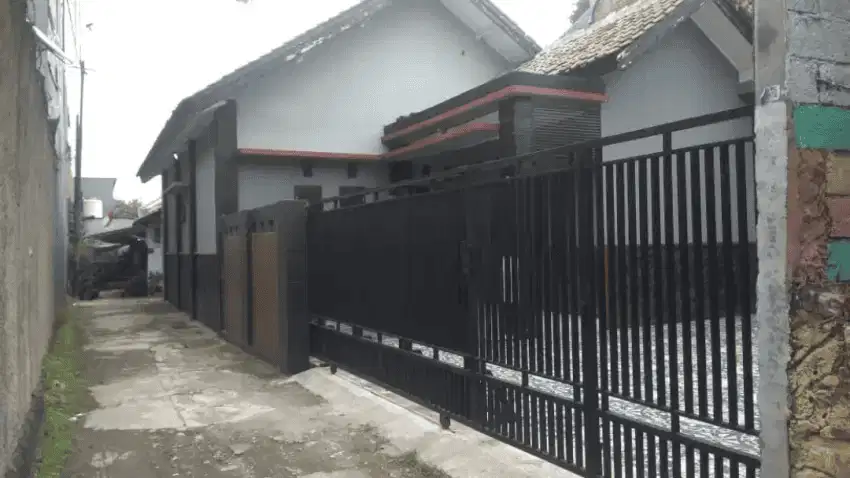 Dijual Rumah Strategis Siap Huni Raya Tengah Condet