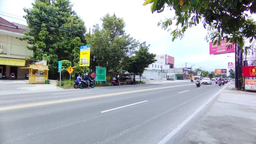 Tanah Pinggir Jalan Raya Colomadu Solo Strategis