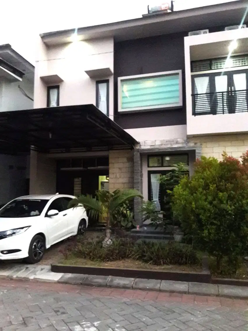 Rumah Cluster Furnish Dekat De Tjolomadoe Adi Sucipto Colomadu