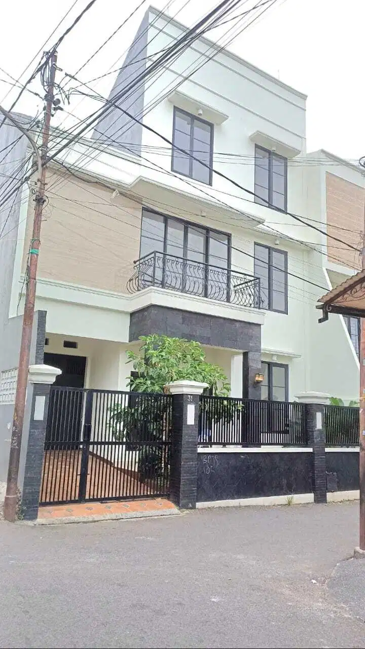 Dijual Rumah Siap Huni di Kalibata Pancoran, Jakarta Selatan