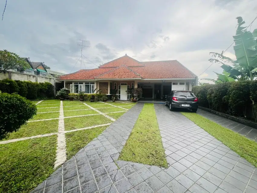 Villa Dengan Kolam Renang View Gunung Di Raya Puncak Gadog Megamendung