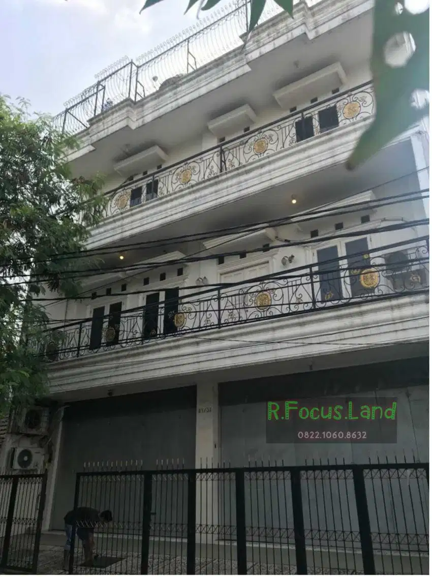 Rumah RUKO RUKAN 4 Lantai Pinggir Jalan di Ciledug