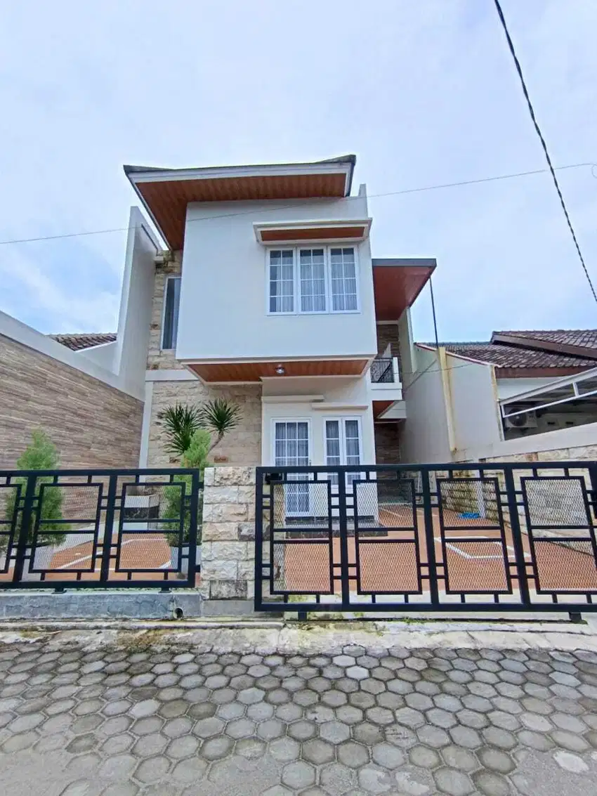 Rumah baru 2 lantai gito gati dekat sleman city mall