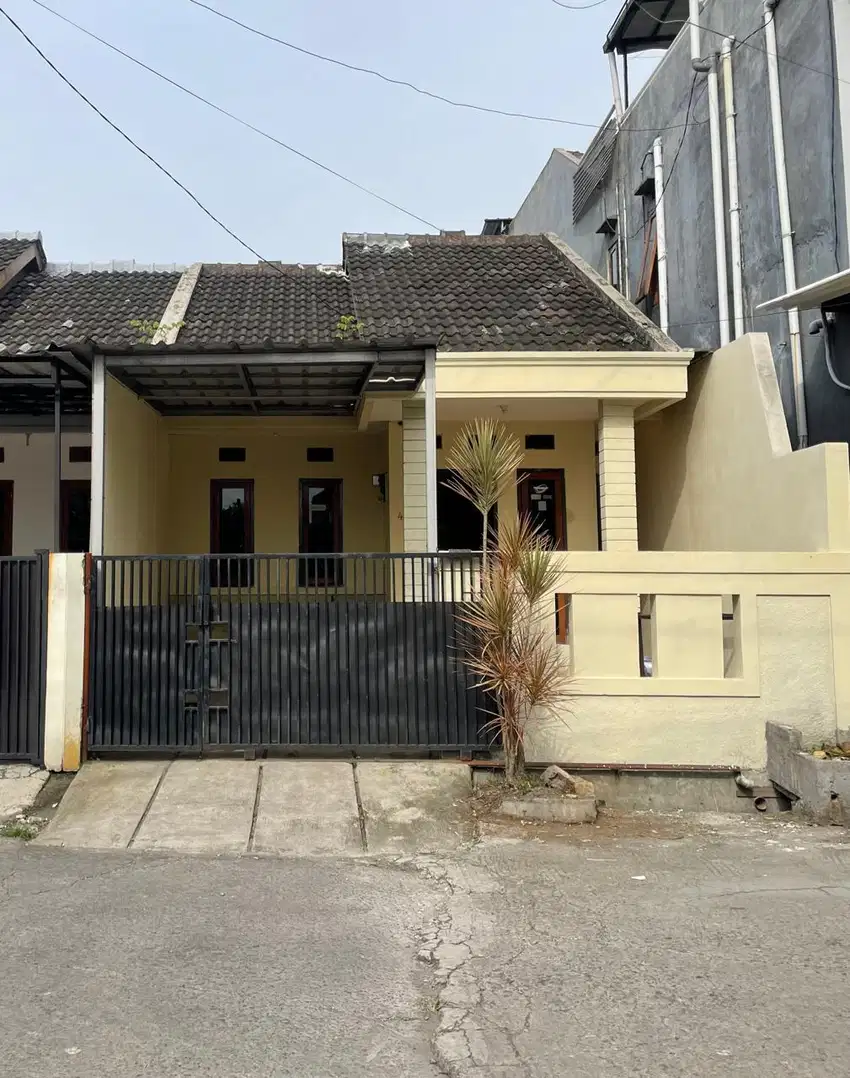Rumah Siap Huni Nyaman di Komplek Kiara Sari Kiaracondong Bandung