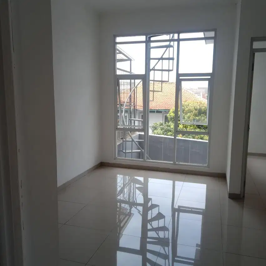 Rumah 2 Lantai Nyaman di Komplek Nata Belova Bandung