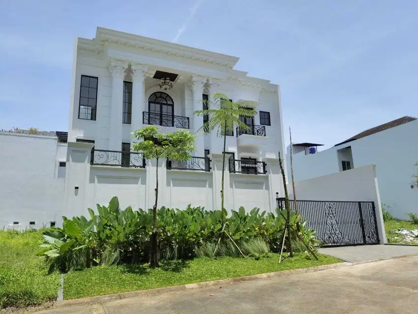 Dijual rumah baru kolam renang cluster depan Sentul city
