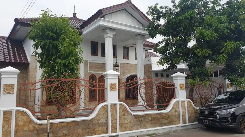 Di jual rumah mewah di colomadu