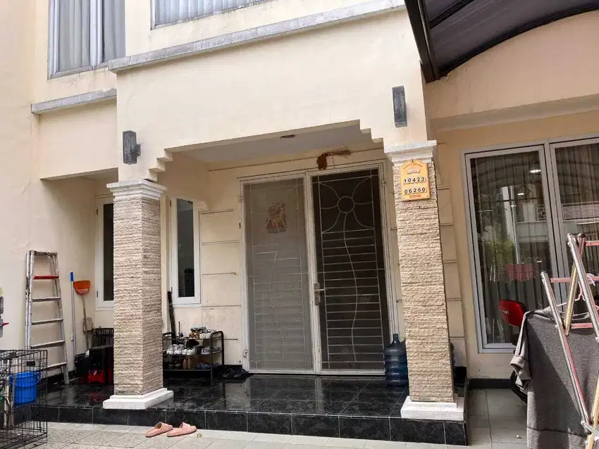 DIJUAL RUMAH 2LT DI CAMAR PIK UK.8X23m2 TYPE 4+1KT FULL RENOV HRG NEGO