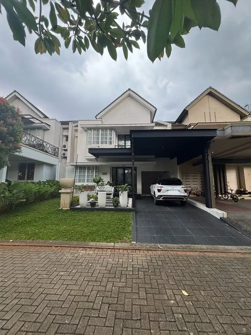 Rumah Mewah semi Furnish Siap Huni dekat clubhouse di Delatinos BSD