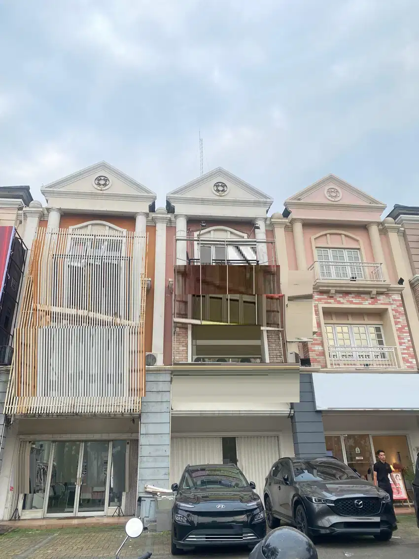 Disewa Ruko 3 Lantai Depan Mall SMS Gading Serpong - Ruko Alexandrite