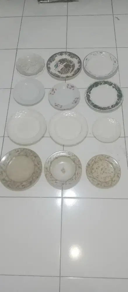 Piring beraneka ragam