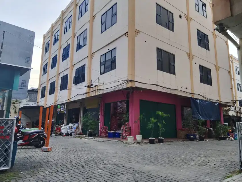 SEWA RUKO DI PINTU KECIL