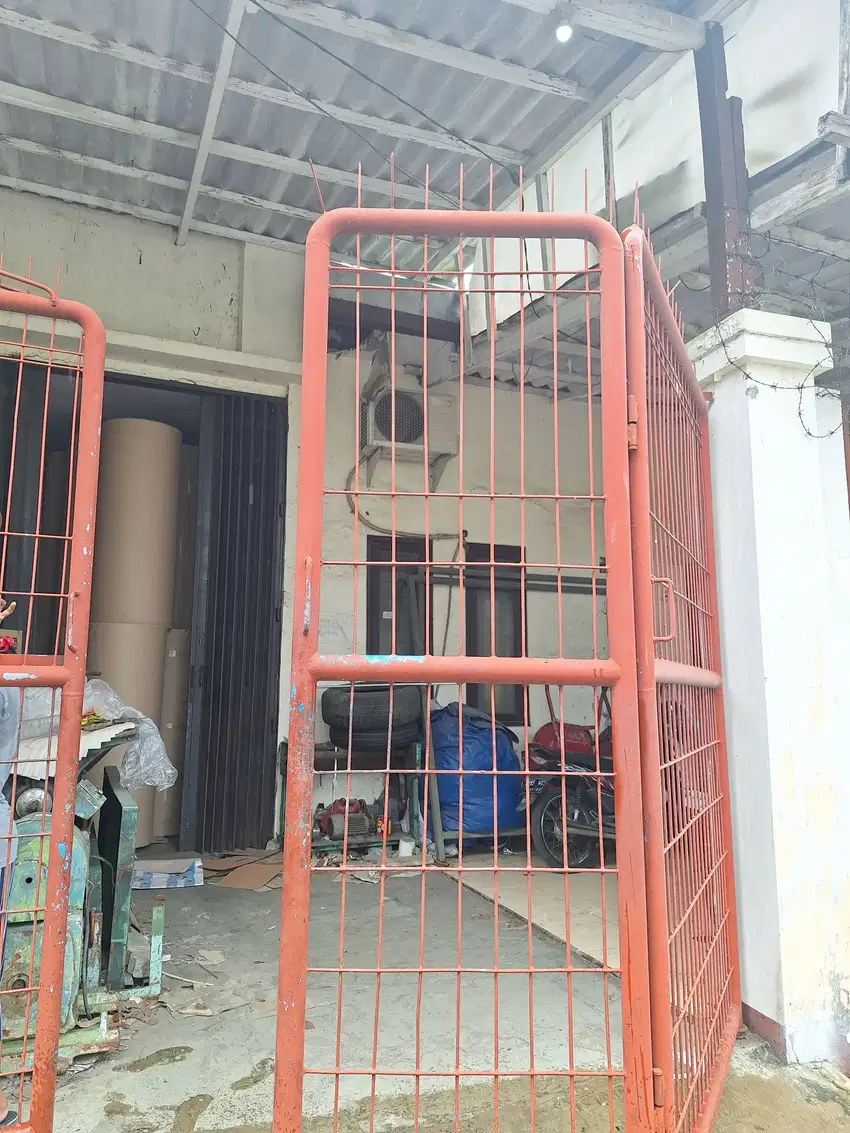 Dijual rumah + workshop  Hitung tanah Medokan Asri Tengah Rungkut SBY