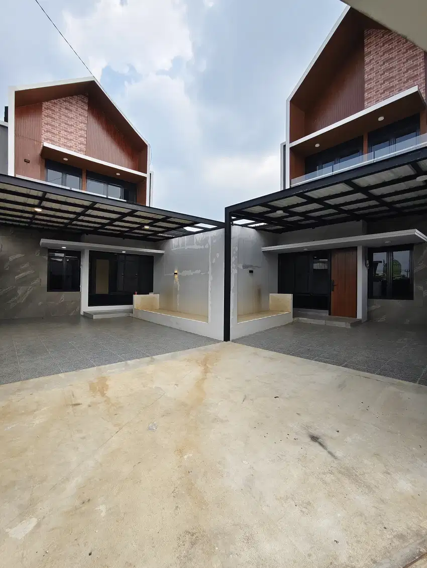 RUMAH MEWAH 4 CARPORT MOBIL DEKAT TOL CIMANGGIS