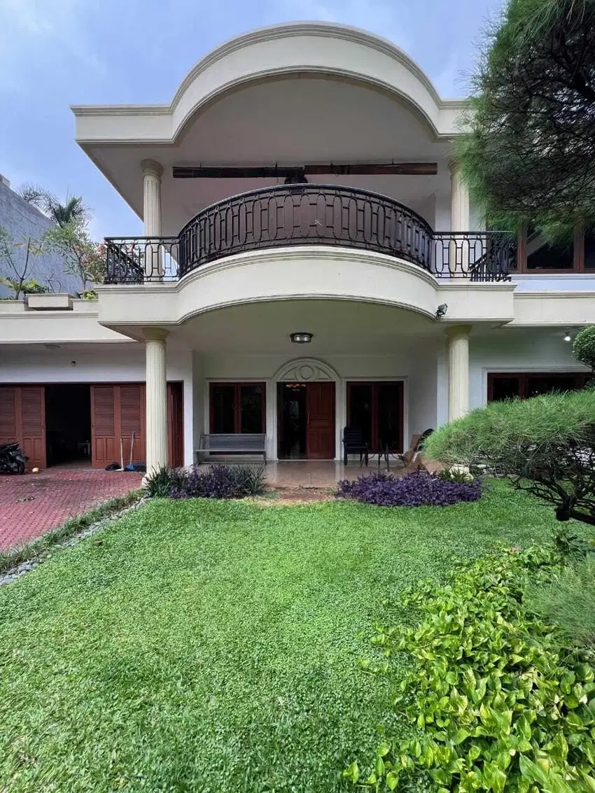 RUMAH MEWAH KLASIK DI CILANDAK