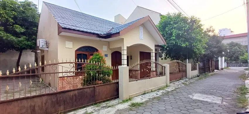 Rumah halaman luas di Seturan UPN