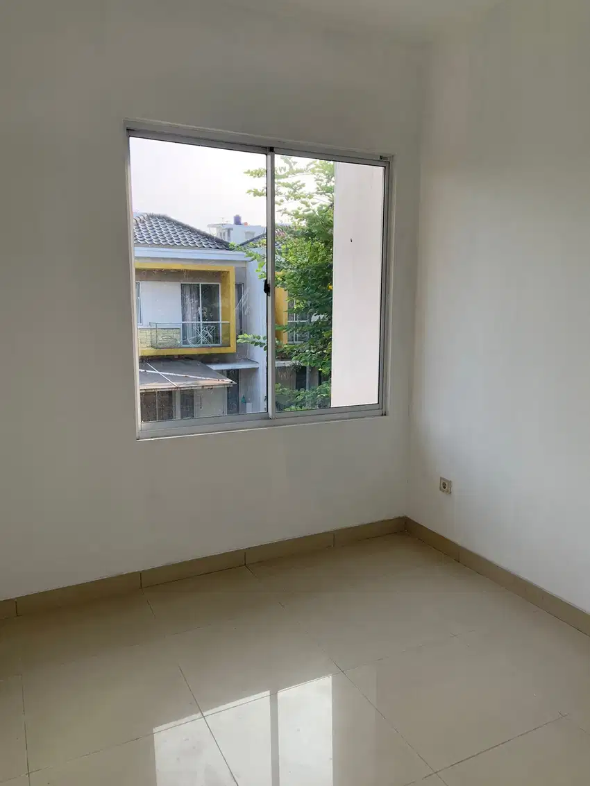 Disewakan Rumah Murah Strategis Cluster Australia Green Lake City