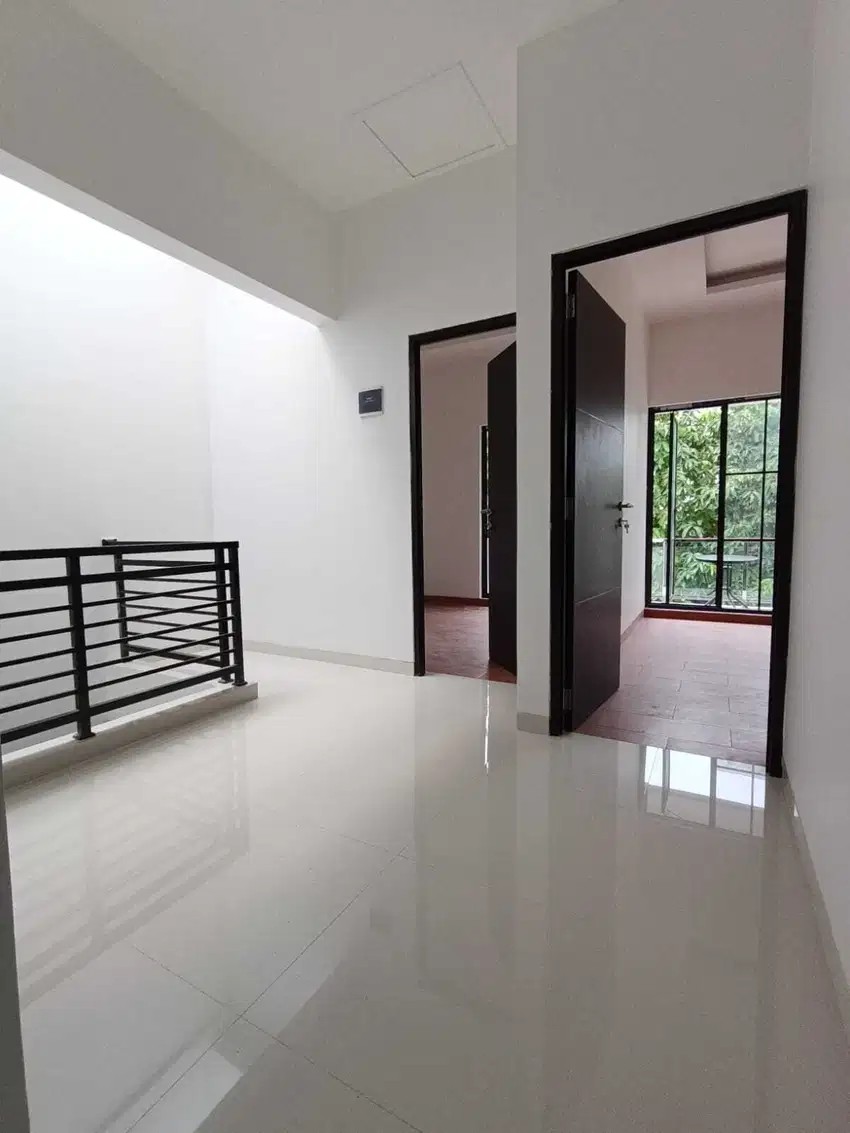 Rumah Baru Meruya Utara Fasad Model American Classic Ukuran 6x10