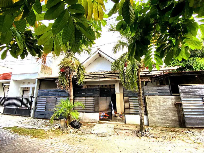 RUMAH NYAMAN DI PERUMAHAN BATURAN COLOMADU MURAH