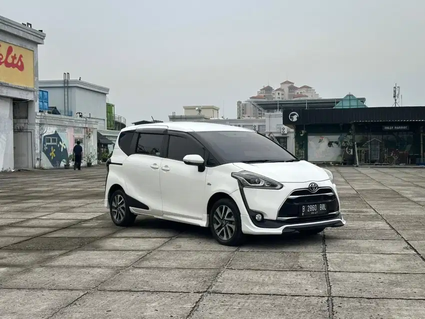 TOYOTA SIENTA Q 1.5 CVT 2017 PUTIH