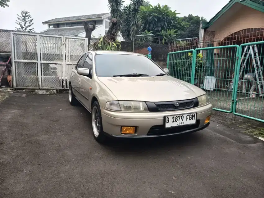 Mazda Familia 323 DOHC M/T 1998